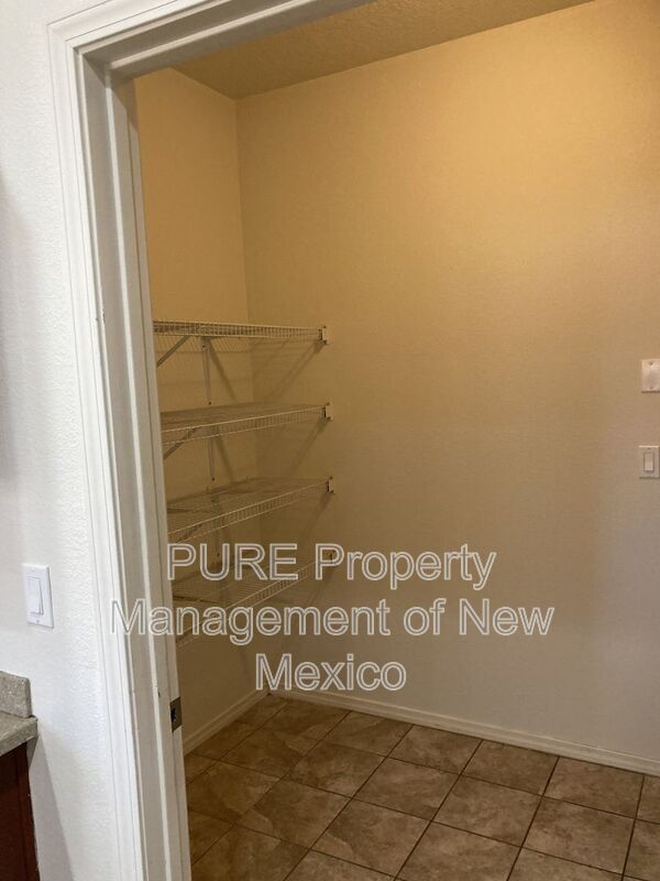 Building Photo - 601 Menaul Blvd NE