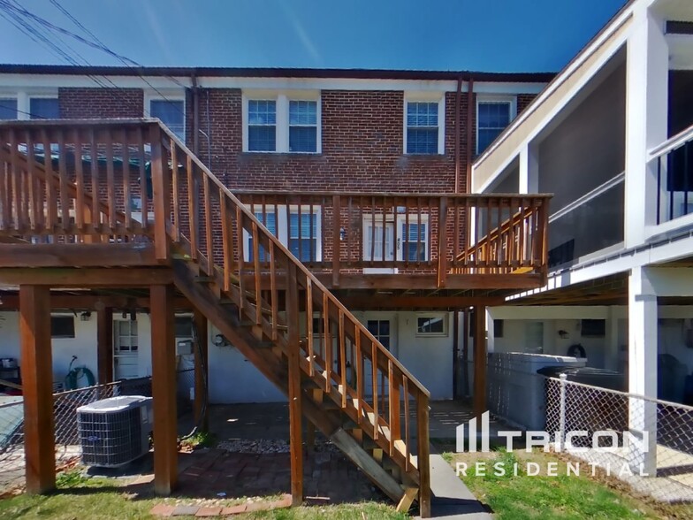 Building Photo - 405 Greenlow Rd