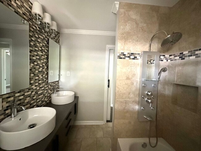 Building Photo - Cleveland Park Renovation!  Walking Distance to Everything! Jetted Shower - Fully Fenced - Garage...