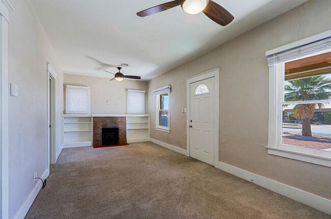 Building Photo - 841 N 9th Ave