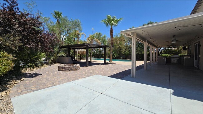 Building Photo - 5536 Breecher Ave