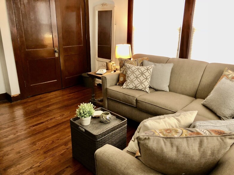 Building Photo - 513 Terry St