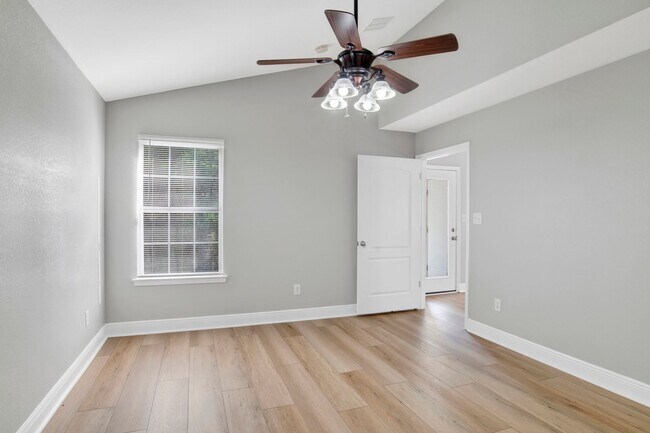 Building Photo - Modern Home Tucked in Neighborhood less th...