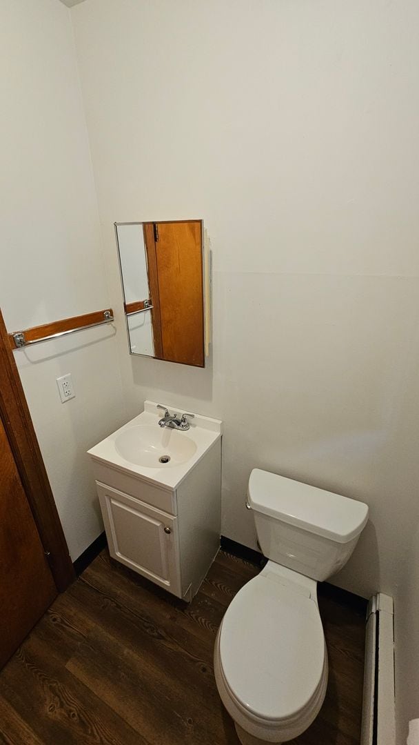 Building Photo - 3 Bedroom Single Family Home