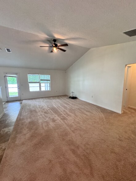 Building Photo - 235 Churchill Ct