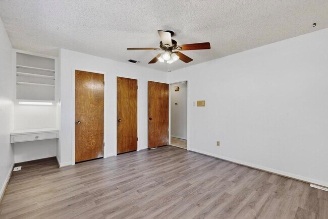 Building Photo - 5180 Fm 972