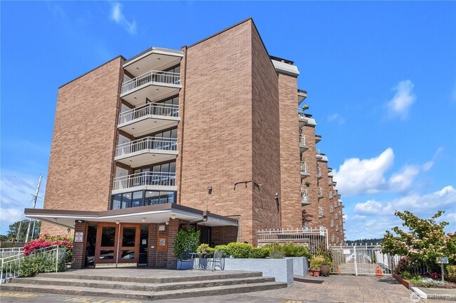 Building Photo - 9500 Rainier Ave S