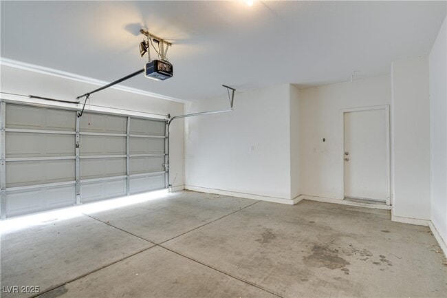 Building Photo - 4409 Santa Clarita Ave