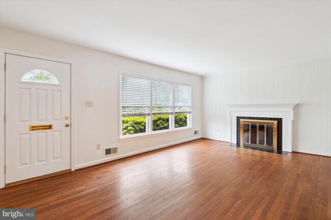 Building Photo - 6302 Orchid Dr