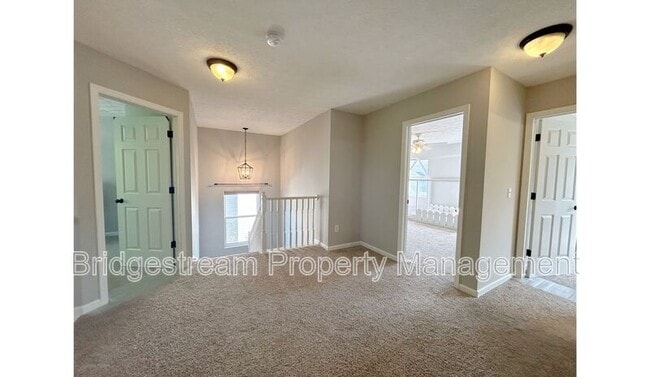 Building Photo - 282 Hess Ct