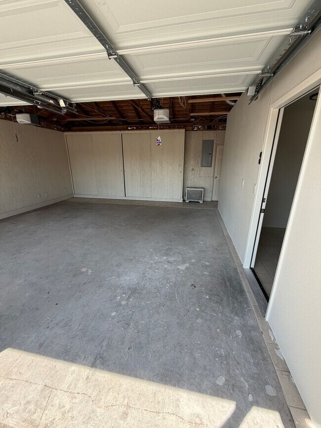 Building Photo - Remodeled home