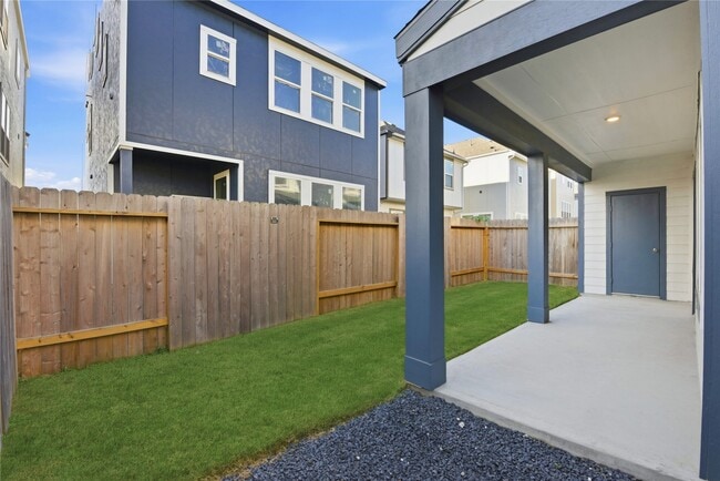 Building Photo - 3022 La Latina Dr