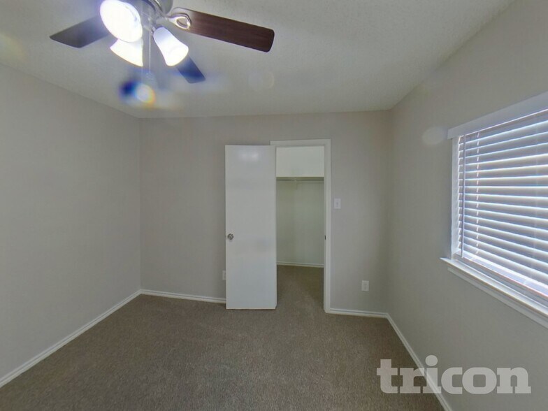 Building Photo - 2208 Capstan Dr