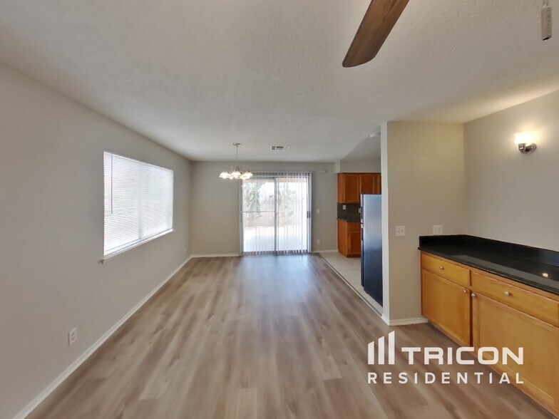 Building Photo - 1004 Bird Springs Dr
