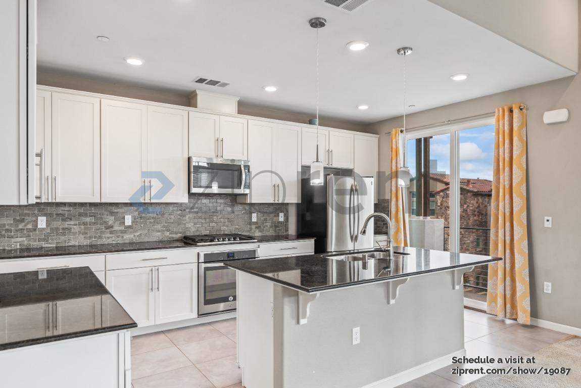 Building Photo - 3091 Lina St