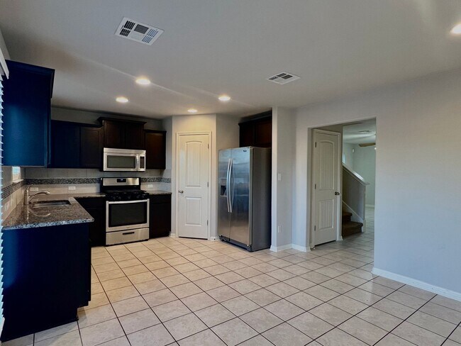 Building Photo - Off I-35 in San Marcos! $300 Move-In Credit!