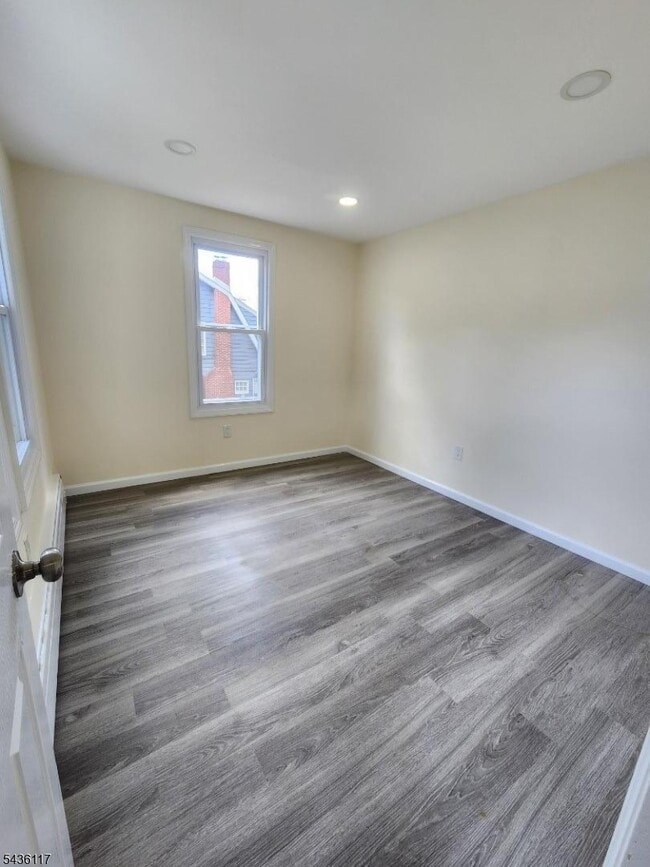 Building Photo - 32 Edisonia Terrace