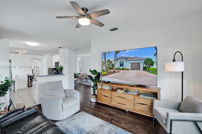 Building Photo - 4102 Sapphire Terrace