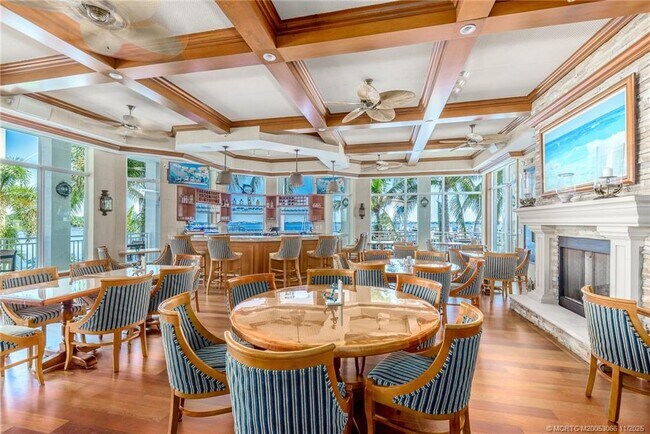 Building Photo - 715 NW Flagler Ave