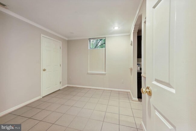 Building Photo - 720 Beacon Hill Terrace