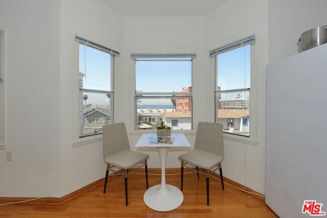 Building Photo - 26 Breeze Ave