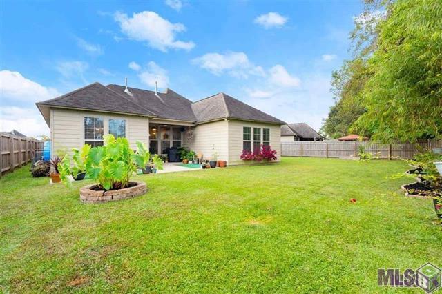 Building Photo - 13009 Roundlake Dr