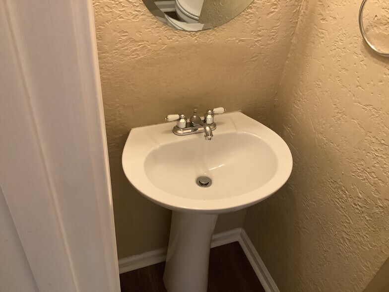 Building Photo - 116 Windy Meadow Way