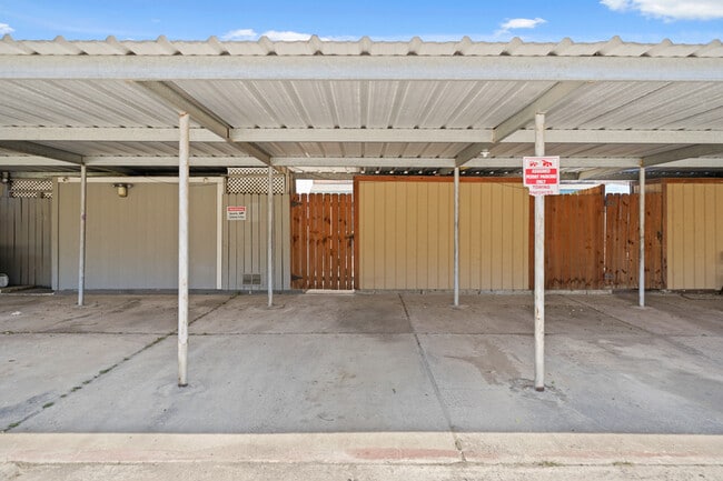 Building Photo - 13447 Castilian Dr