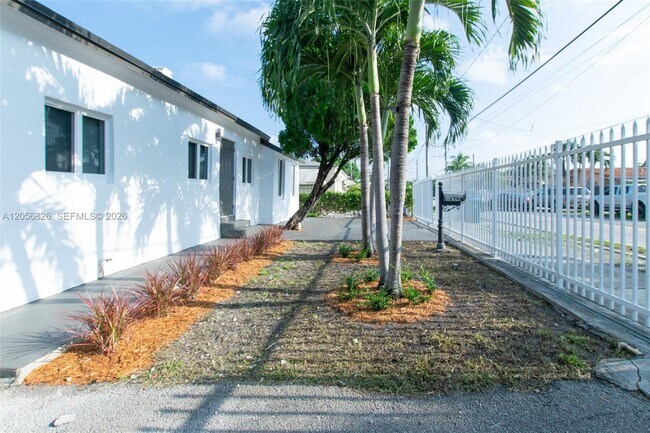 Building Photo - 2324 NW 14th Ave
