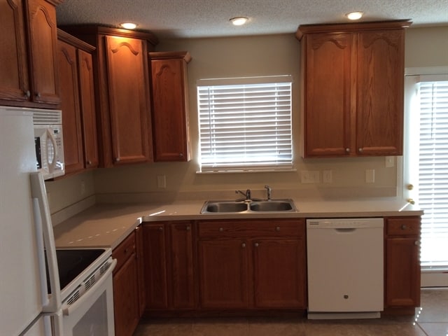 Building Photo - 4876 Bentridge Dr NW