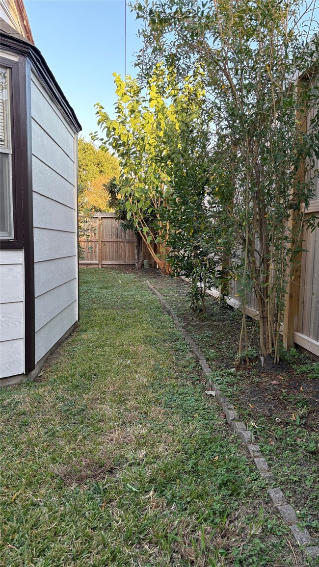 Building Photo - 11423 Wickersham Ln