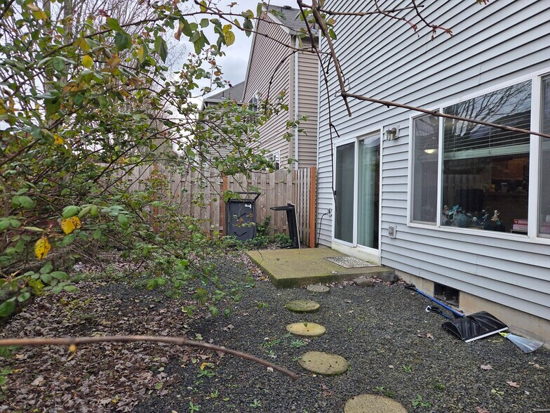 Building Photo - 15265 NW Nightshade Dr