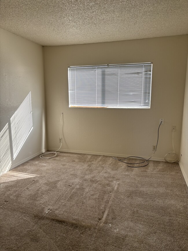 Building Photo - 1713 Askren Ct