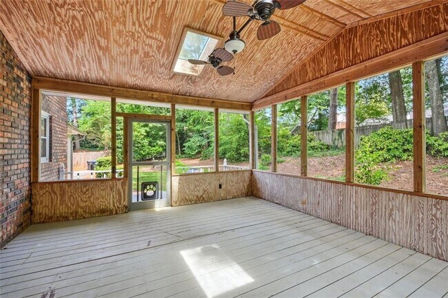 Building Photo - 435 Stonebridge Dr
