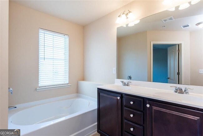 Building Photo - 2263 Spicy Pine Dr