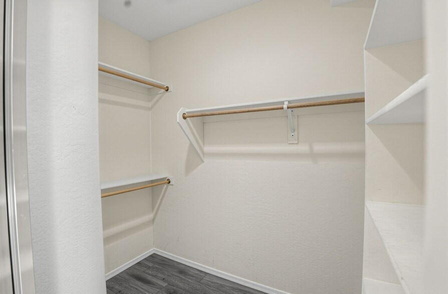 Building Photo - 205 N 74th St