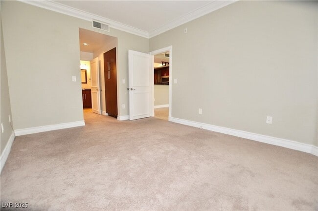 Building Photo - 270 E Flamingo Rd