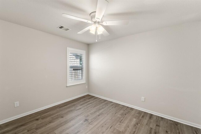Building Photo - 15603 Eastern Meadowlark Wy