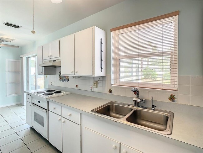 Building Photo - 22186 Catherine Ave