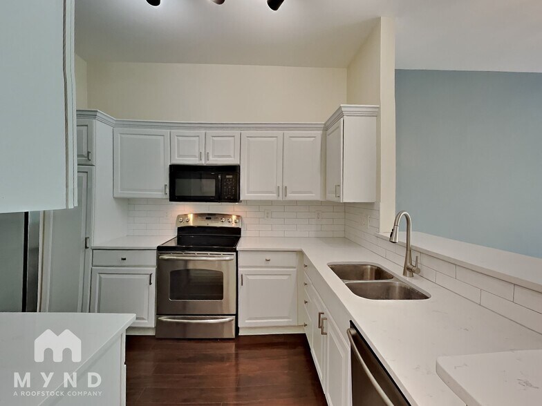 Building Photo - 200 S Dawson St