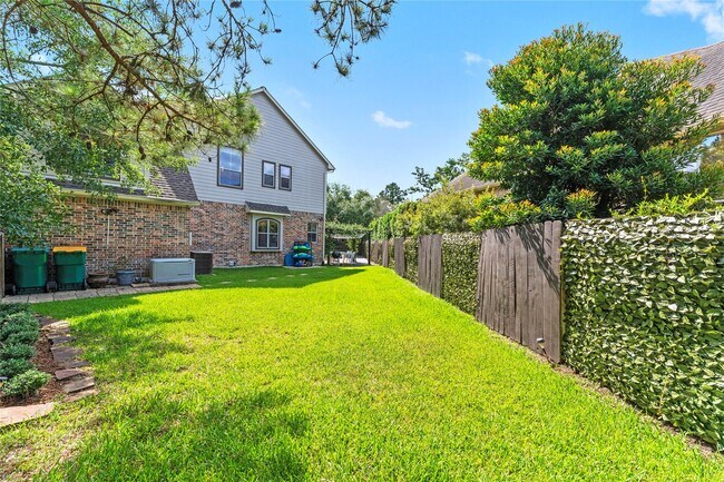Building Photo - 18 Degas Park Dr