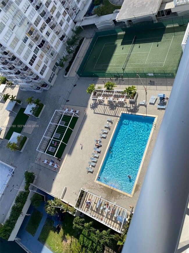 Building Photo - 18081 Biscayne Blvd