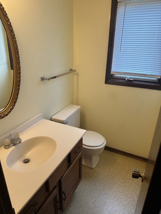 Building Photo - 2307 Prairie View E