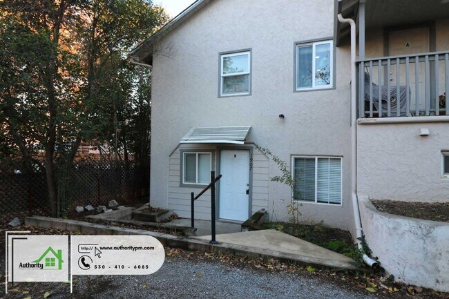 Building Photo - 1907 Grace Ave