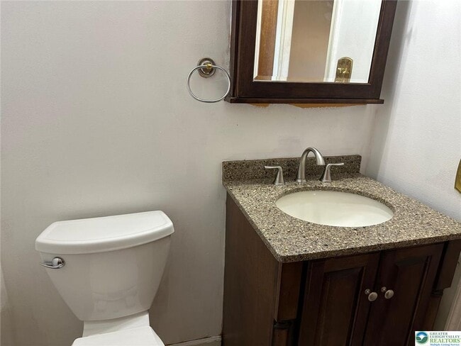 Building Photo - 235 Vista Dr