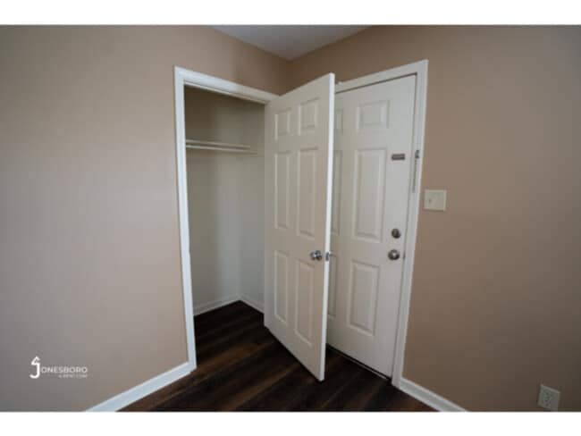 Building Photo - Spence Apartments