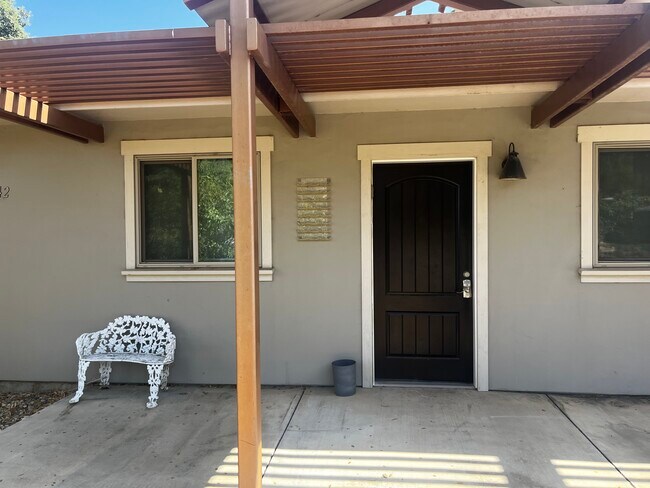 Building Photo - 40642 Sierra Dr