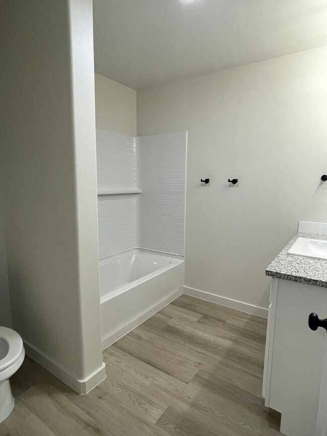 Building Photo - NEW 2026 Buld in Hometead 3/2/2