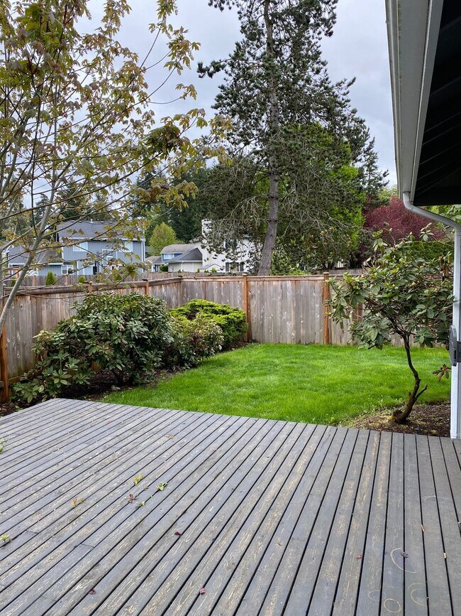 Building Photo - Corner lot home Maple Valley!