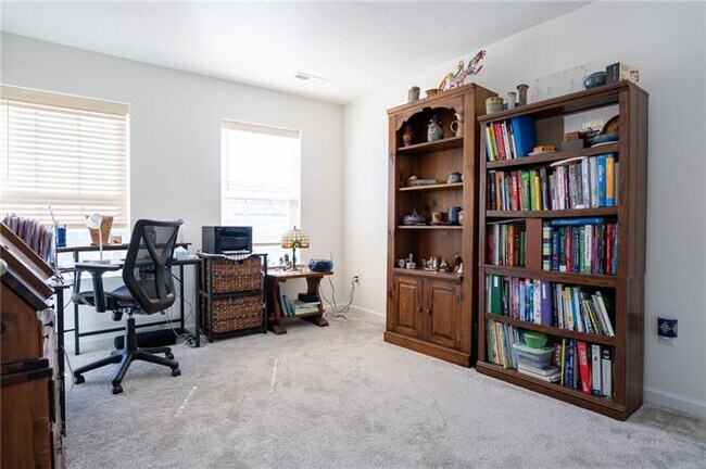 Building Photo - 108 Sweetwater Dr
